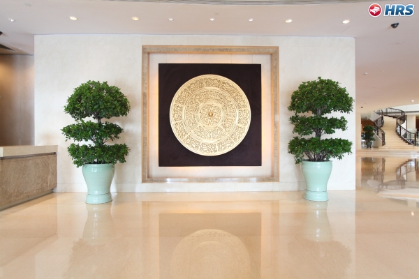 Shangri-La Hotel